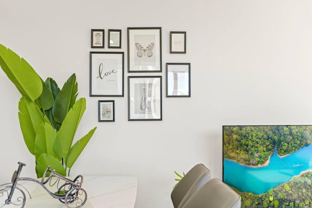 Stunning 2 Bedroom At Waterloo Apartment